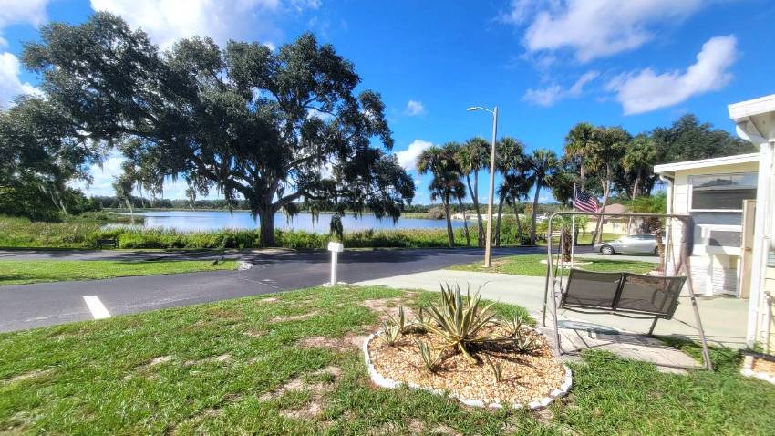 84 Emerald Dr. East a Dundee, FL Mobile or Manufactured Home for Sale